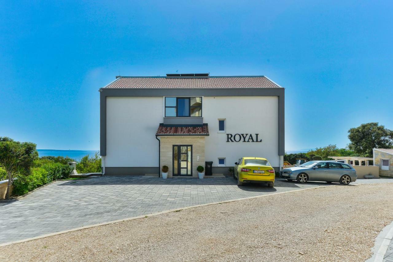 Royal Apartments ノヴァリャ エクステリア 写真